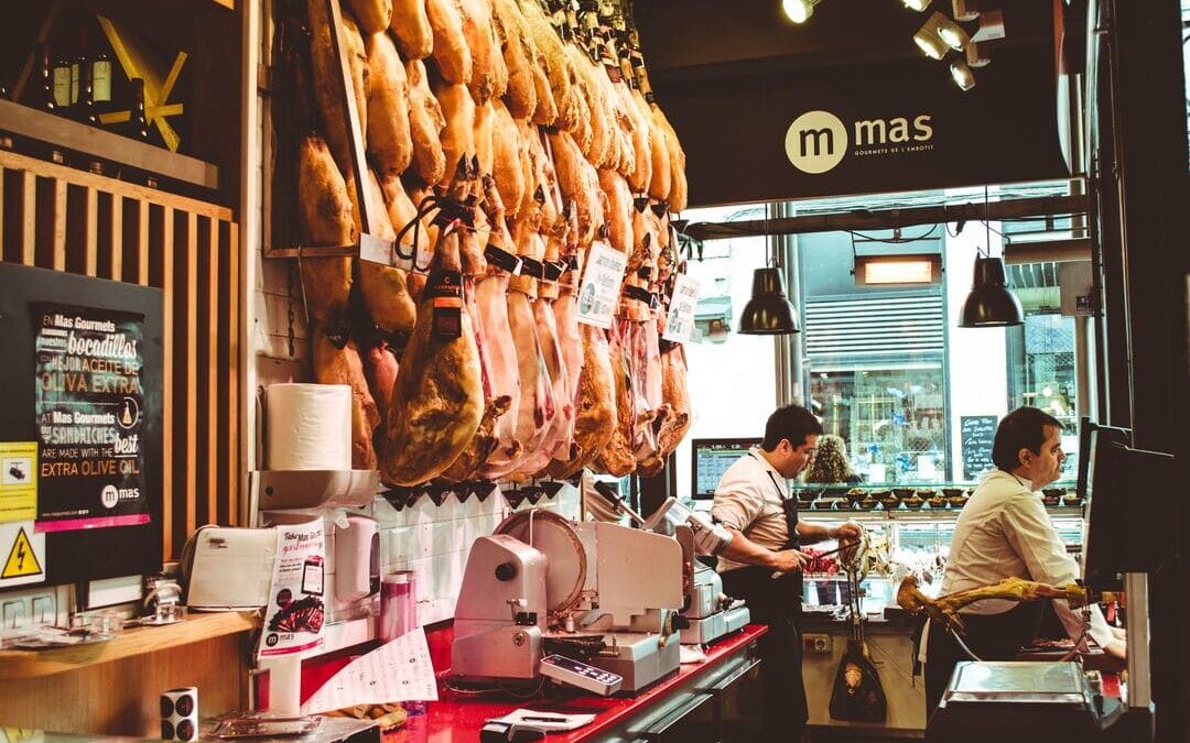 Elaboración, preparación y conservación de productos cárnicos para su venta